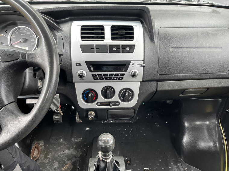 Vehicle Image 12