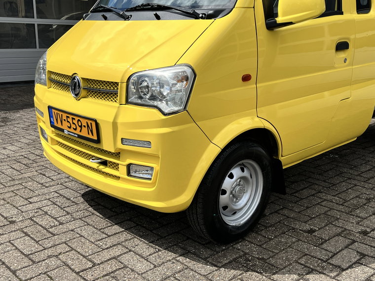 Vehicle Image 24