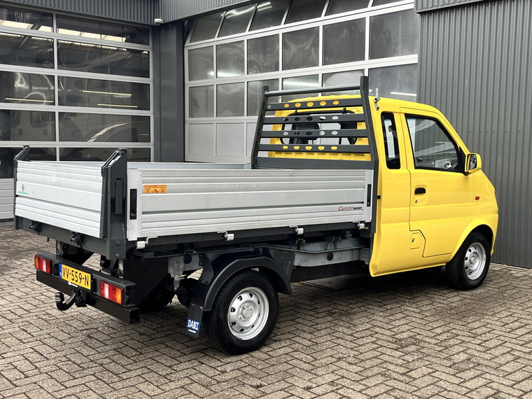 Vehicle Image 32