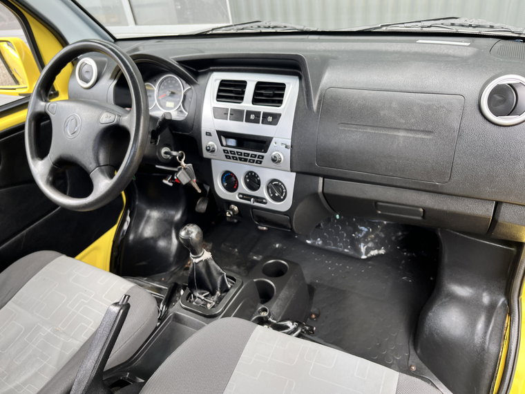 Vehicle Image 6