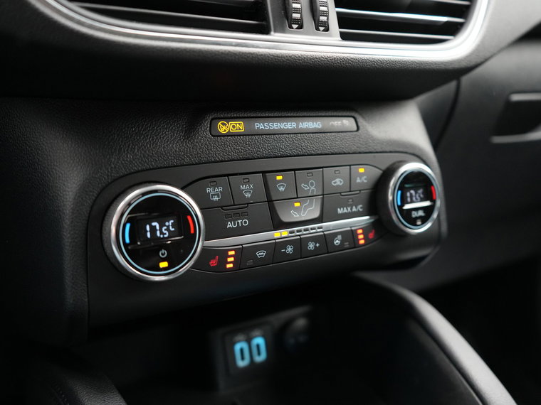 Vehicle Image 28