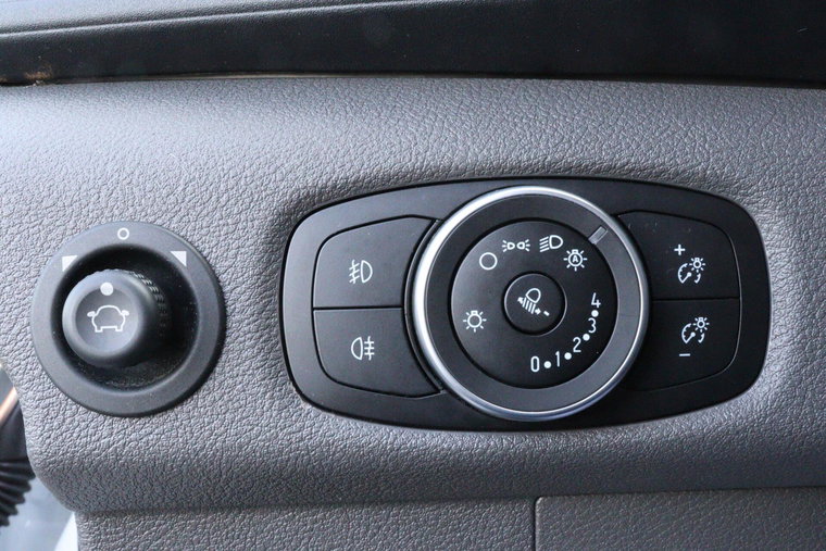 Vehicle Image 32