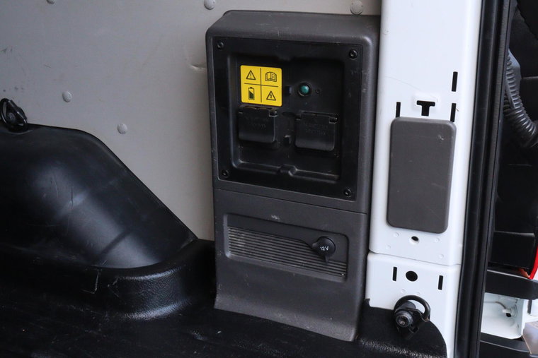 Vehicle Image 9