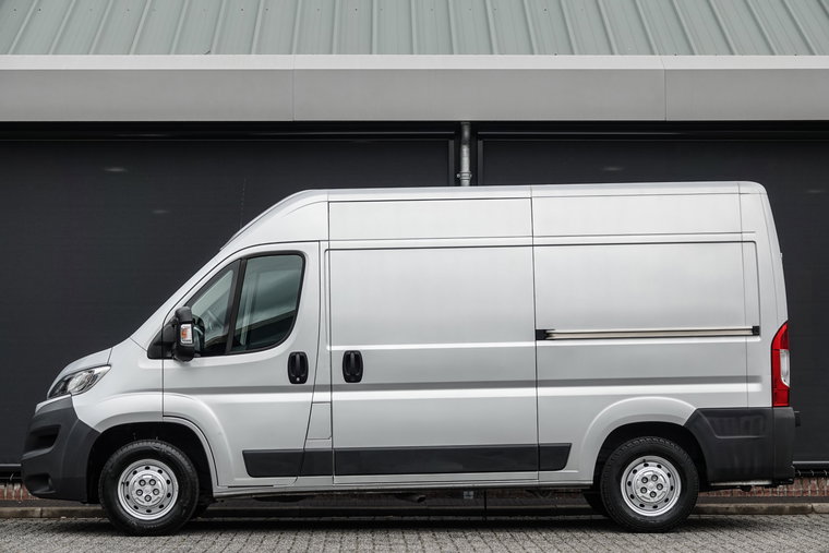 Vehicle Image 35