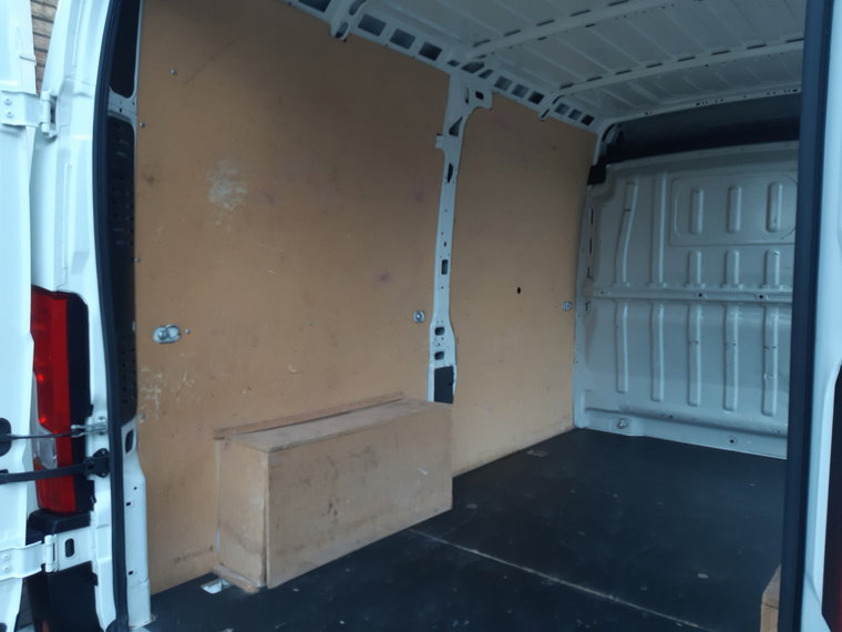 Vehicle Image 23