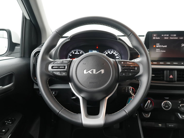 Vehicle Image 33