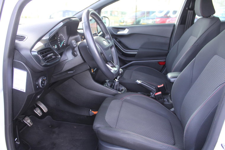 Vehicle Image 8