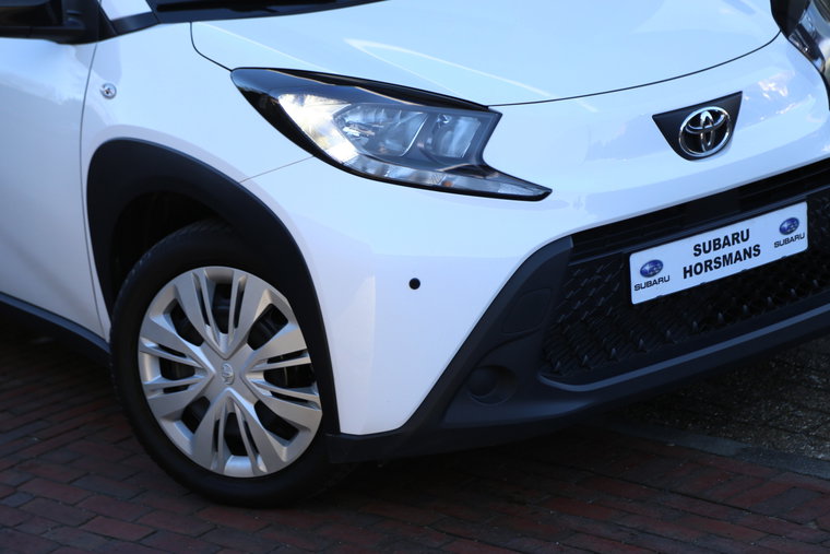 Vehicle Image 16