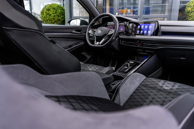 Vehicle Image 19