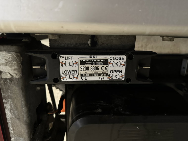 Vehicle Image 13