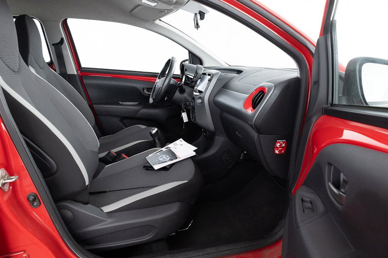 Vehicle Image 7