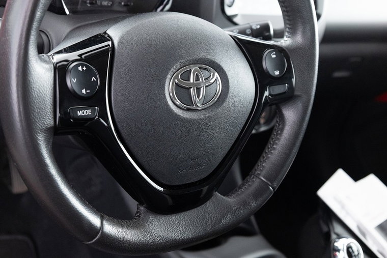 Vehicle Image 11