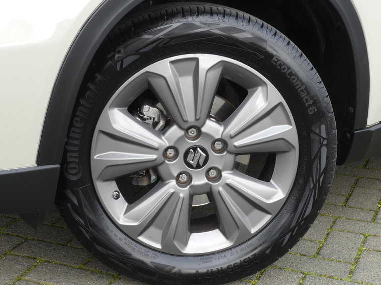 Vehicle Image 24