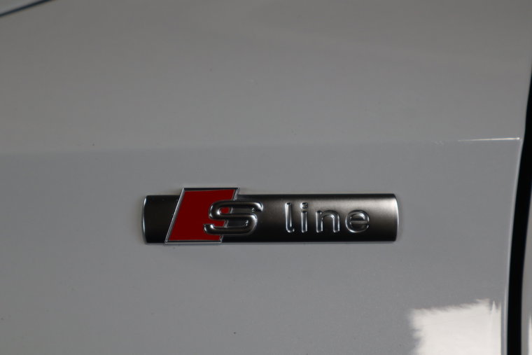 Vehicle Image 38
