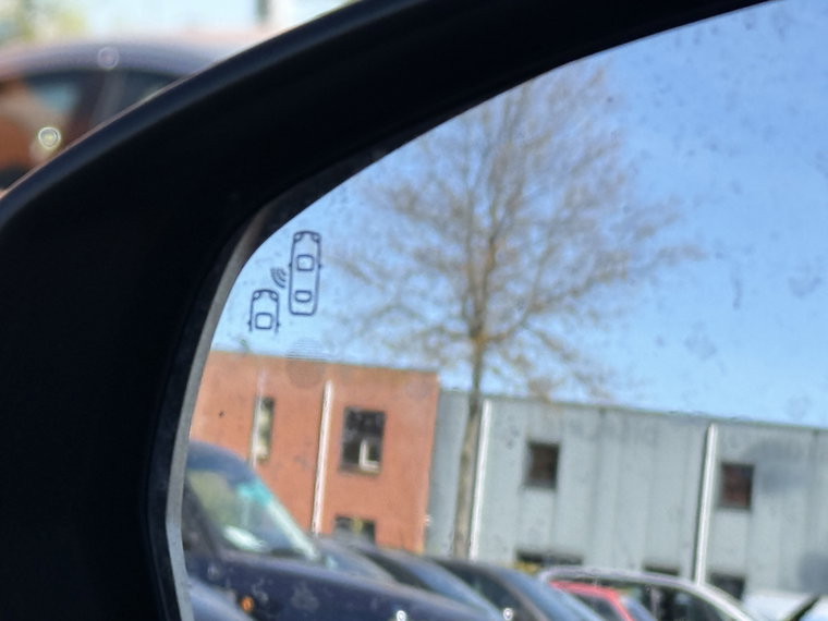 Vehicle Image 37