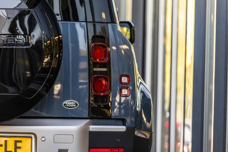 Vehicle Image 12