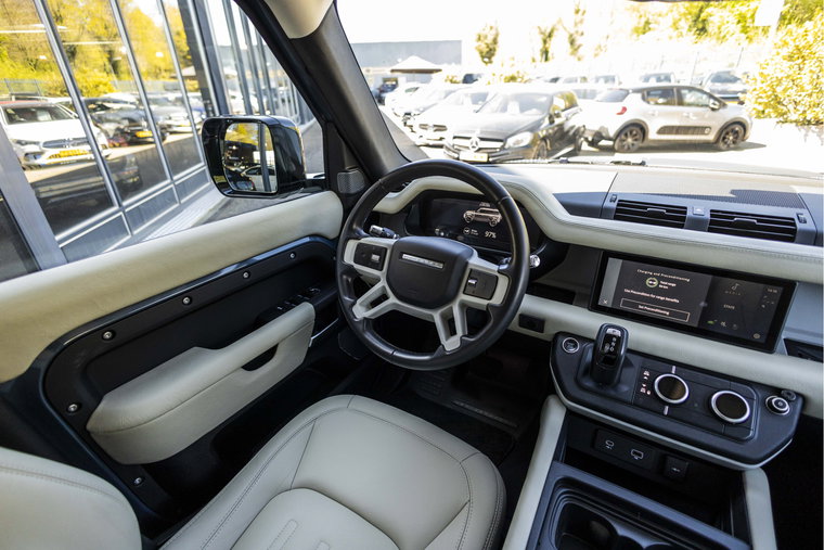 Vehicle Image 21