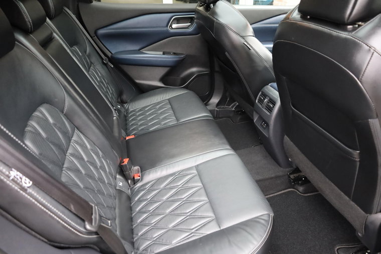 Vehicle Image 37