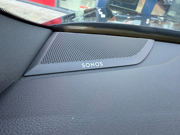 Vehicle Image 22