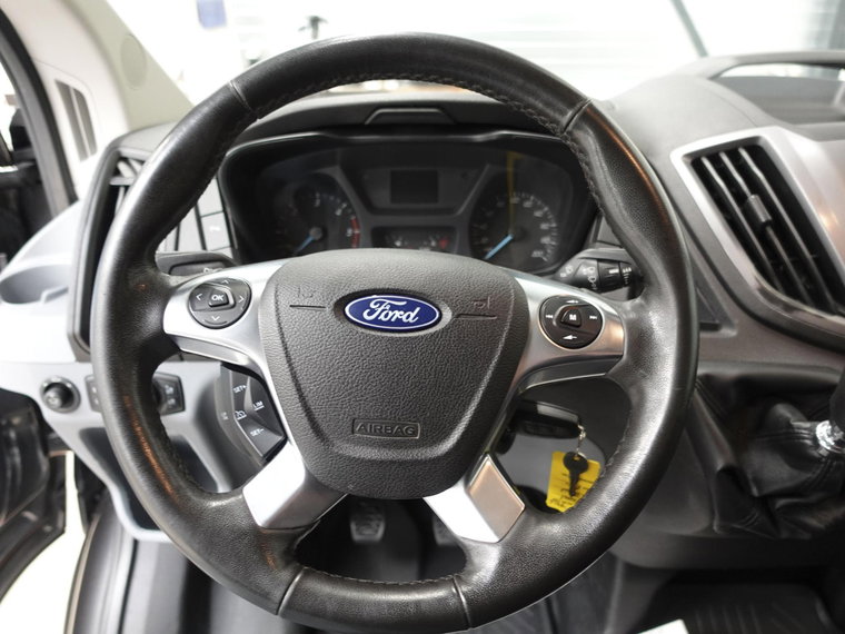 Vehicle Image 16