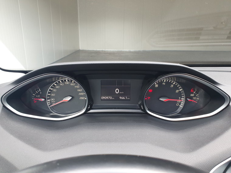Vehicle Image 28