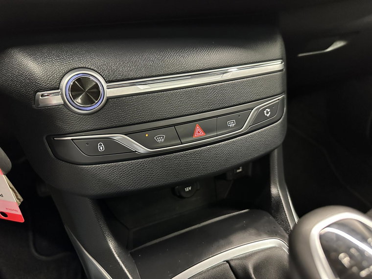 Vehicle Image 32