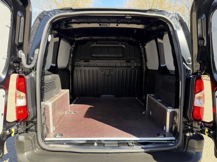 Vehicle Image 17
