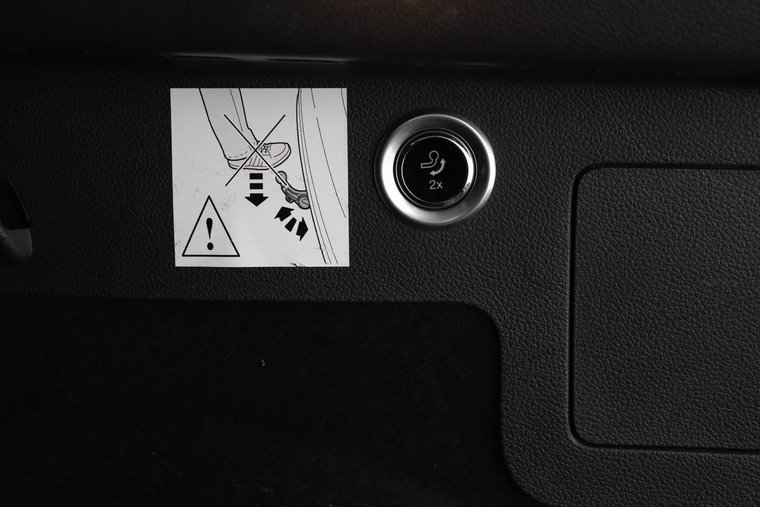 Vehicle Image 33