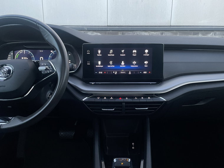 Vehicle Image 29