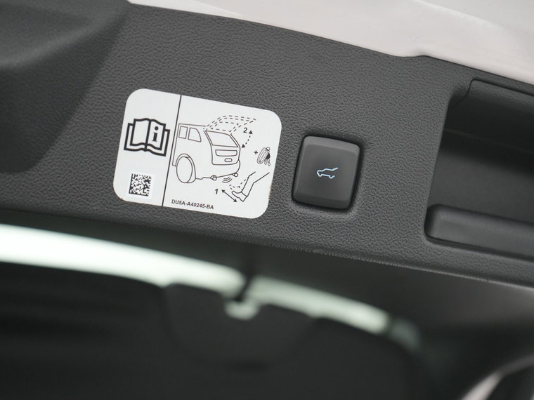 Vehicle Image 38