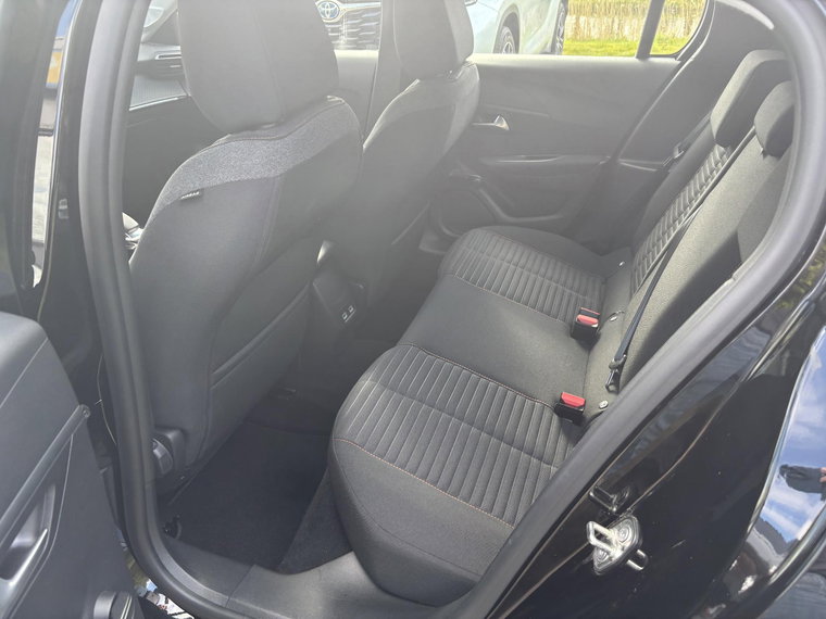 Vehicle Image 17