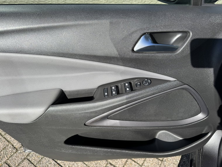 Vehicle Image 26