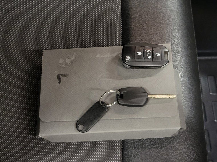 Vehicle Image 18