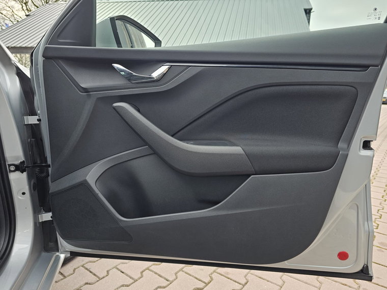 Vehicle Image 33