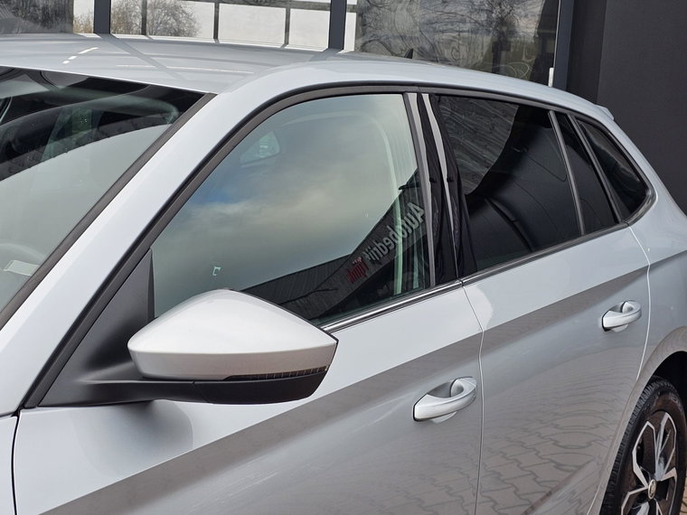 Vehicle Image 38