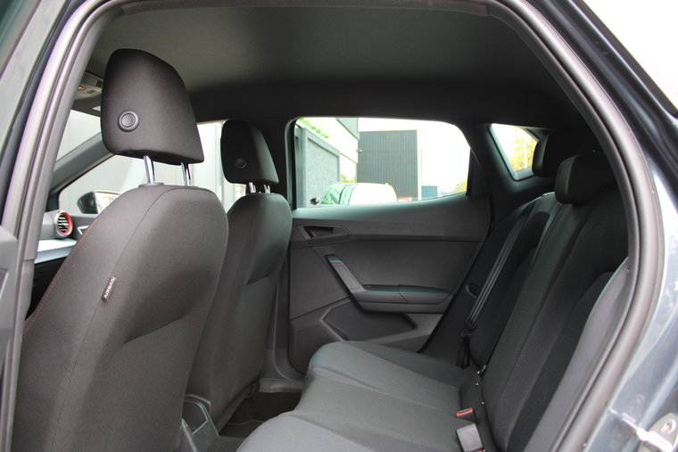 Vehicle Image 32