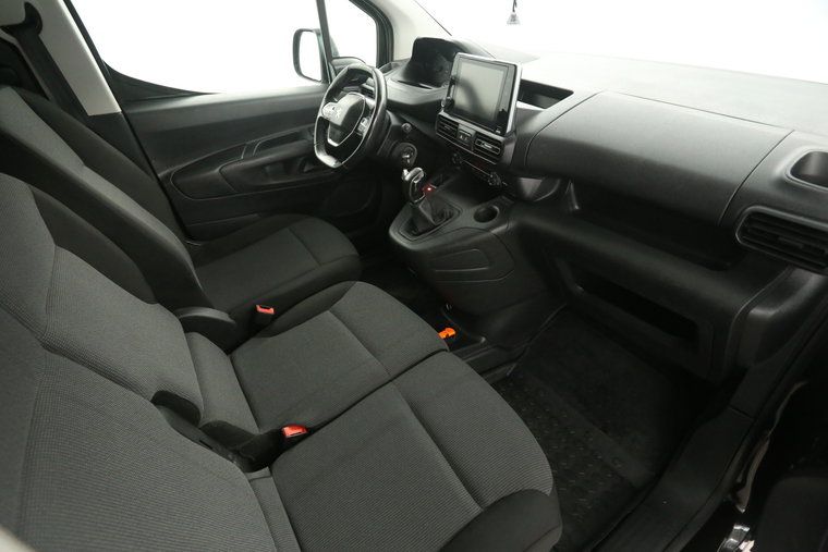 Vehicle Image 23