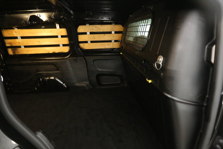 Vehicle Image 25