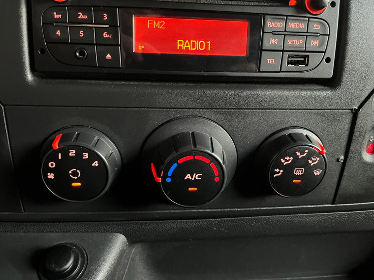 Vehicle Image 27