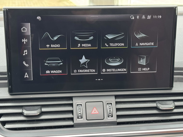 Vehicle Image 32