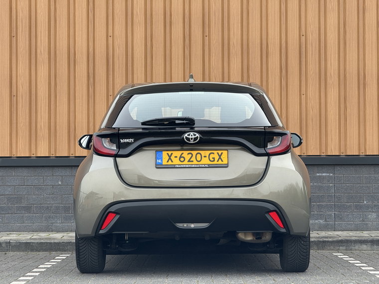Vehicle Image 6