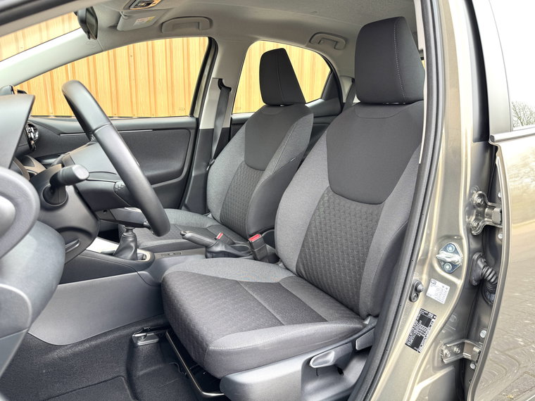 Vehicle Image 10
