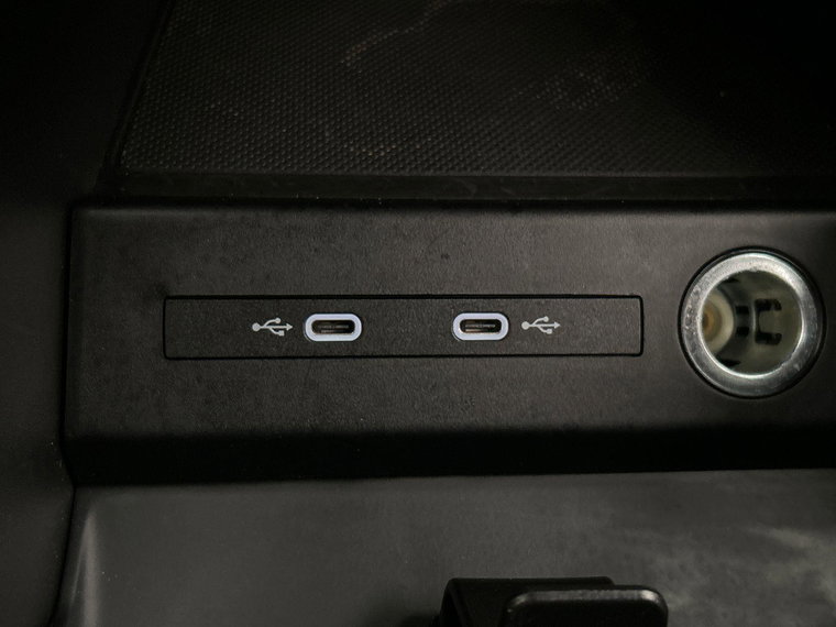 Vehicle Image 32