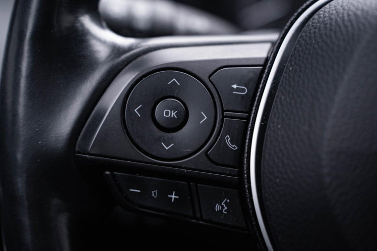 Vehicle Image 25