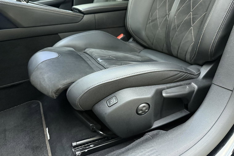 Vehicle Image 33
