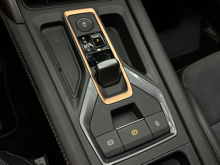 Vehicle Image 24