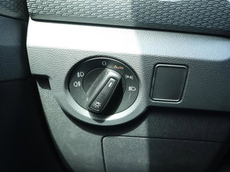 Vehicle Image 29