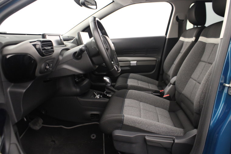 Vehicle Image 13