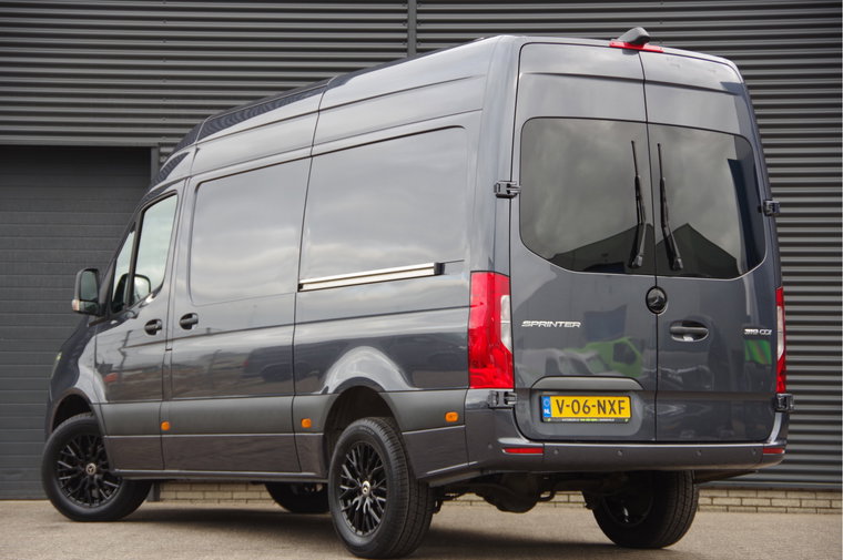 Vehicle Image 31