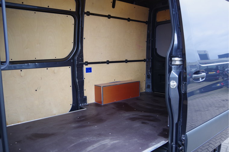 Vehicle Image 33